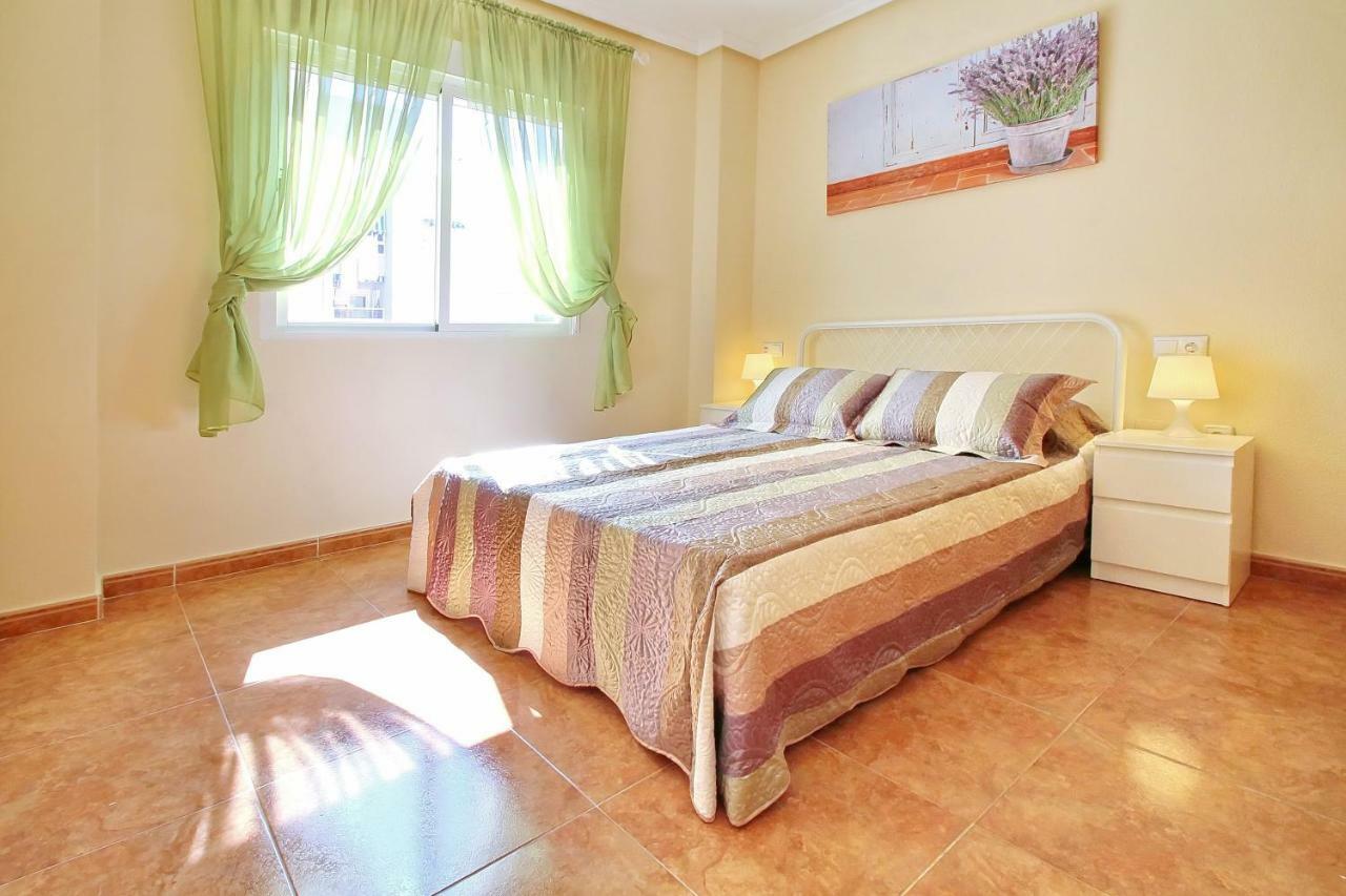 Zoa Happy Vacations Apartment Torrevieja Luaran gambar