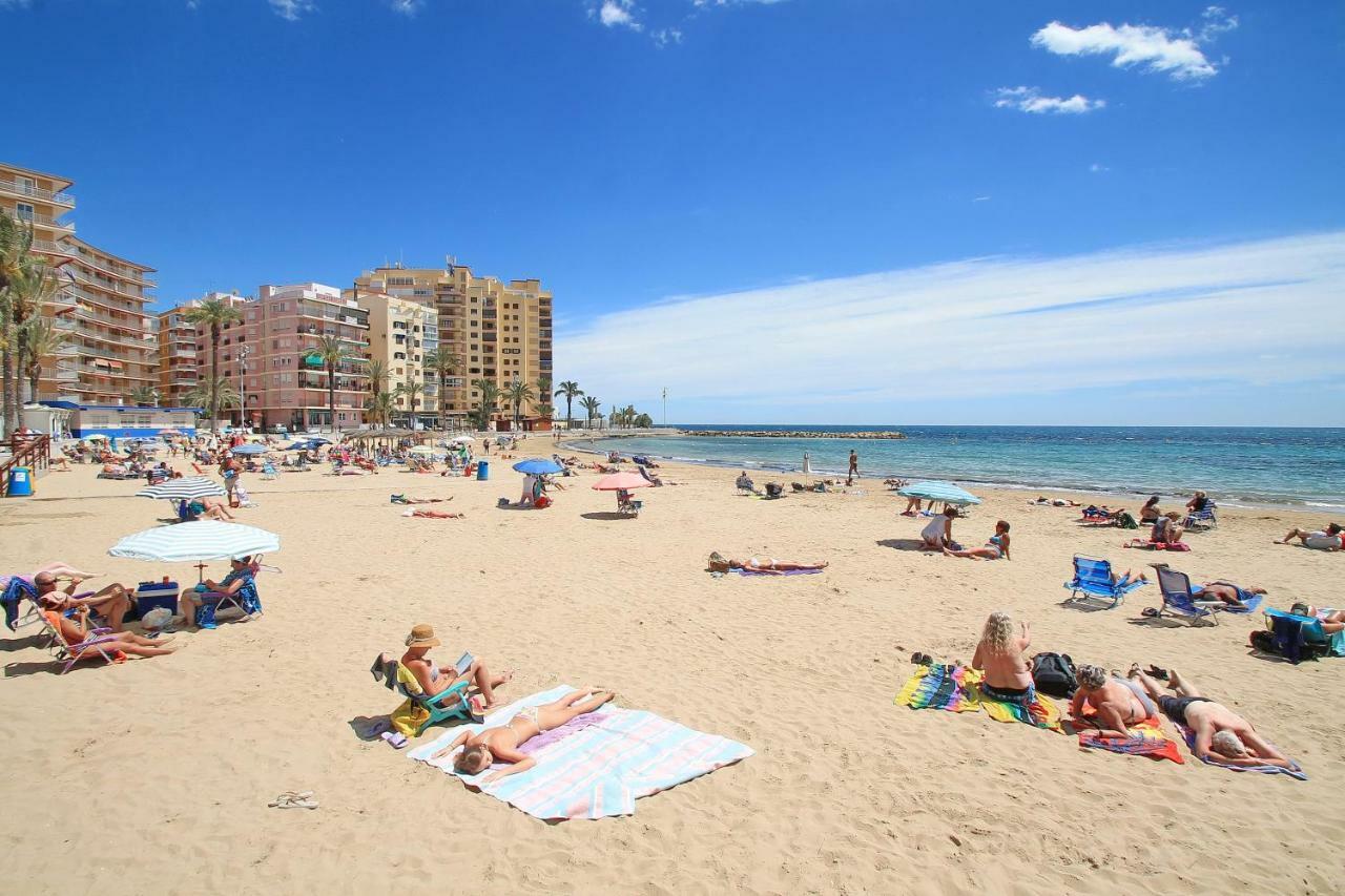 Zoa Happy Vacations Apartment Torrevieja Luaran gambar